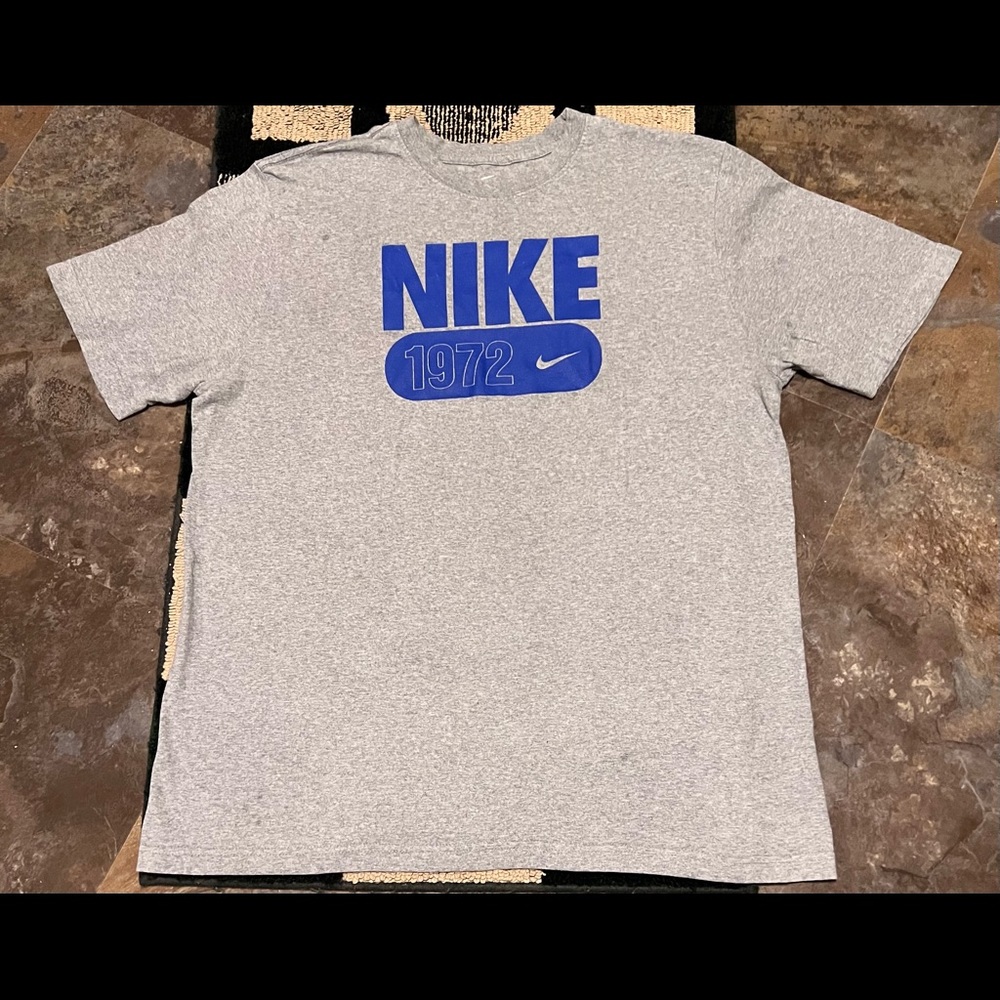 Vintage Nike men’s T-shirt. Size XL, Standard fit, gray, 100% cotton.